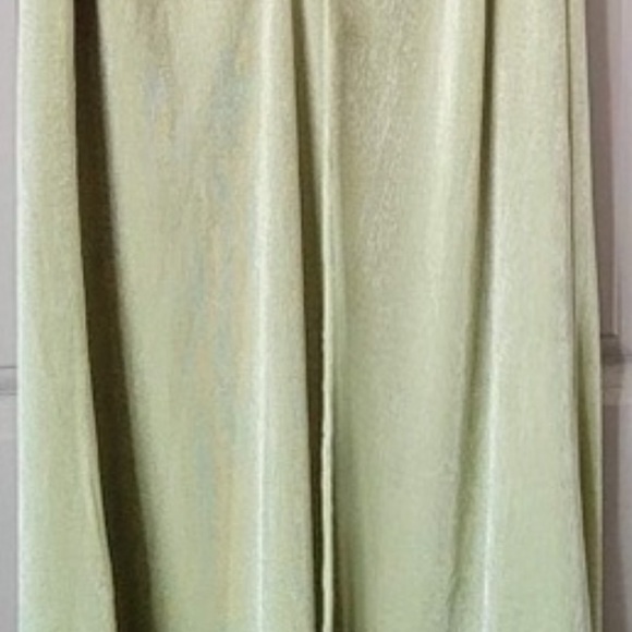 Kittenish dress - Picture 3 of 3